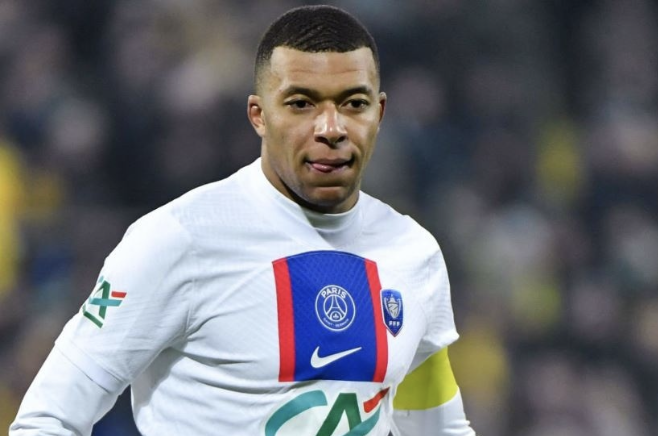Mbappe đi vào lịch sử PSG sau khi ghi 5 bàn