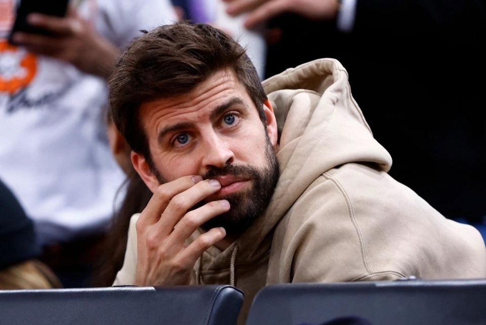 Gerard Pique bị la ó