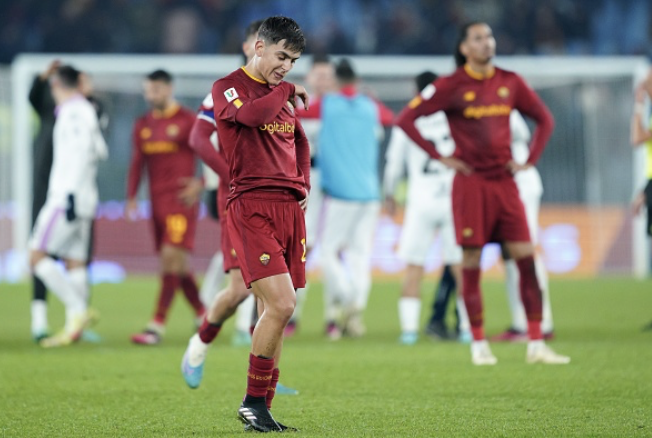 HLV Mourinho nổi giận trong trận thua của Roma