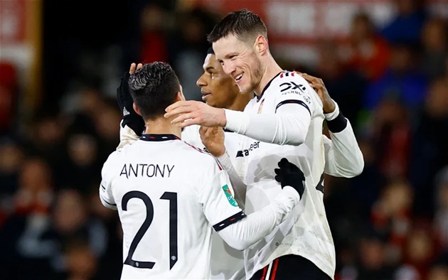 "Man Utd hầu như chơi với 10 người"