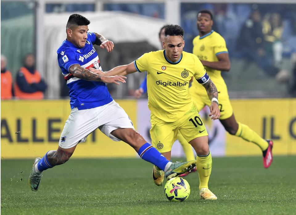 Napoli tạo khoảng cách chưa từng có trong lịch sử đua vô địch Serie A
