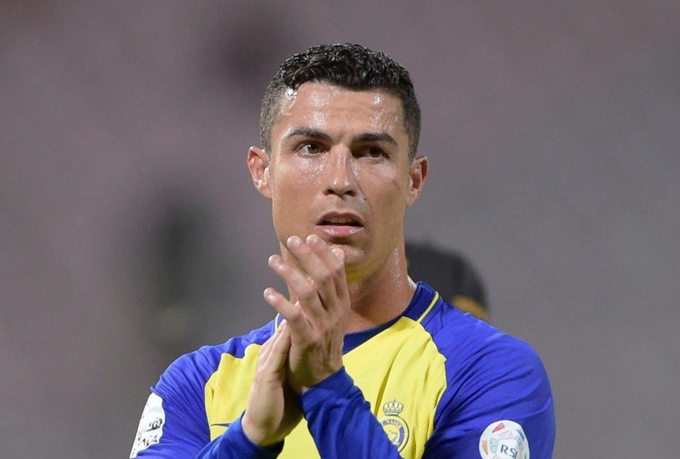 Ronaldo ngăn cầu thủ đá cùng vị trí rời Al Nassr