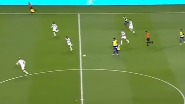 Toàn cảnh 2 pha kiến tạo khó tin khiến CĐV tròn mắt của Ronaldo