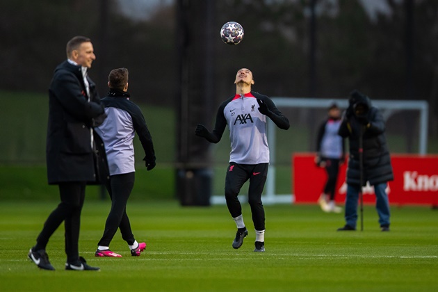 Thái độ của Van Dijk; Liverpool nhận cú hích to lớn