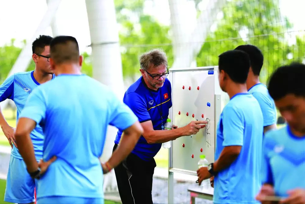 Bất ngờ người đưa HLV Philippe Troussier trở lại Việt Nam