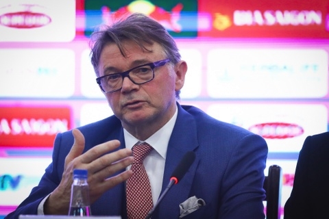 Báo Đông Nam Á quan tâm tới mục tiêu dự World Cup của HLV Troussier