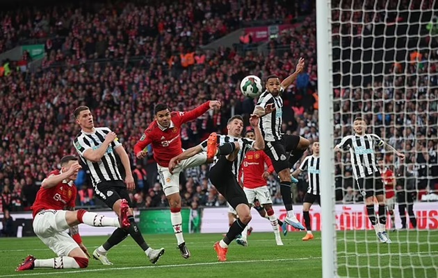 Ảnh bài viết Ten Hag nói thẳng về sự hữu dụng của Casemiro