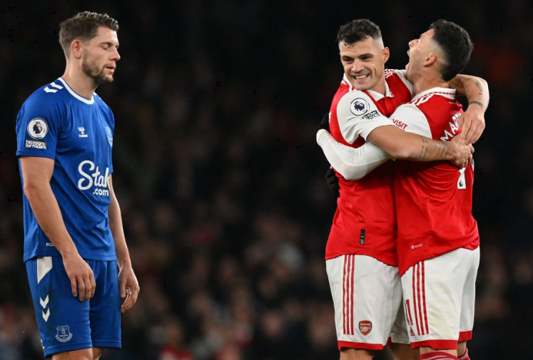 Cựu ngôi sao Quỷ đỏ nhận sai về Granit Xhaka
