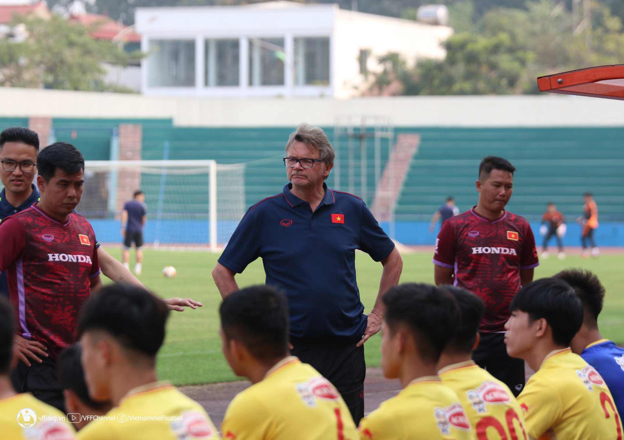 Tuyển Việt Nam 'bỏ' kỳ FIFA Days: Ông Troussier buông gần để tính xa