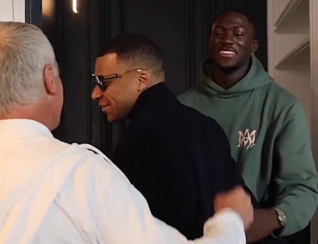 Ảnh bài viết Mbappe bảnh bao, tân binh e thẹn trong ngày tuyển Pháp hội quân