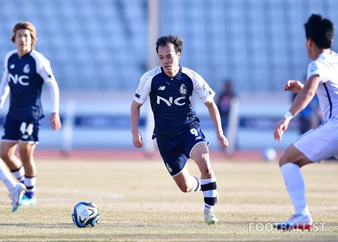 Văn Toàn ở lại Hàn Quốc trong kỳ FIFA Days