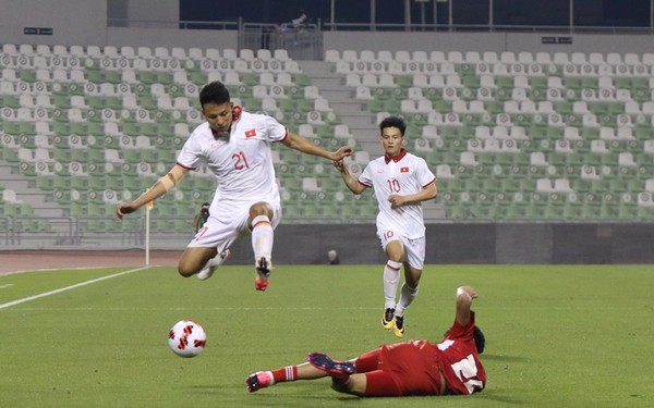 CĐV nhà chỉ trích U23 Việt Nam; ĐT Thái Lan thua đậm