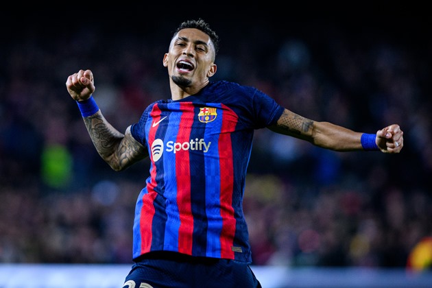Sao Barcelona trên đường trở lại Premier League