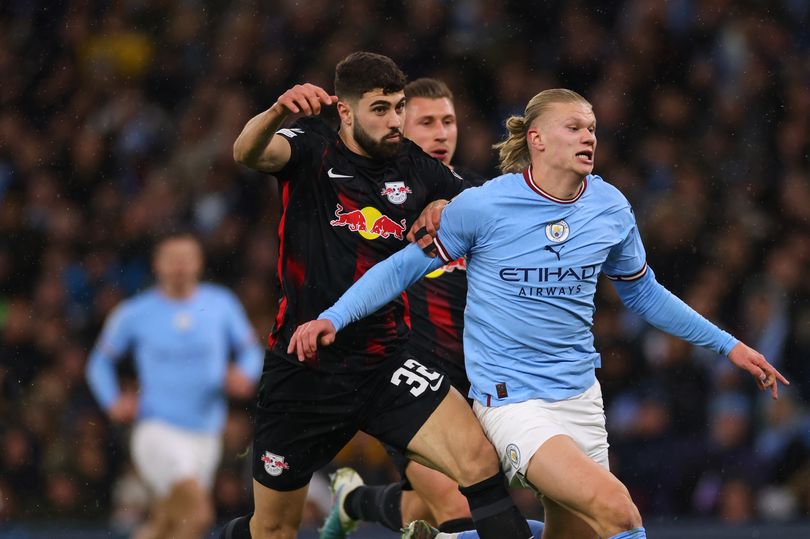 Josko Gvardiol hé lộ về cái bắt tay với Pep Guardiola