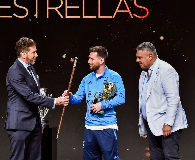 Messi nhận hai vinh dự đặc biệt từ CONMEBOL