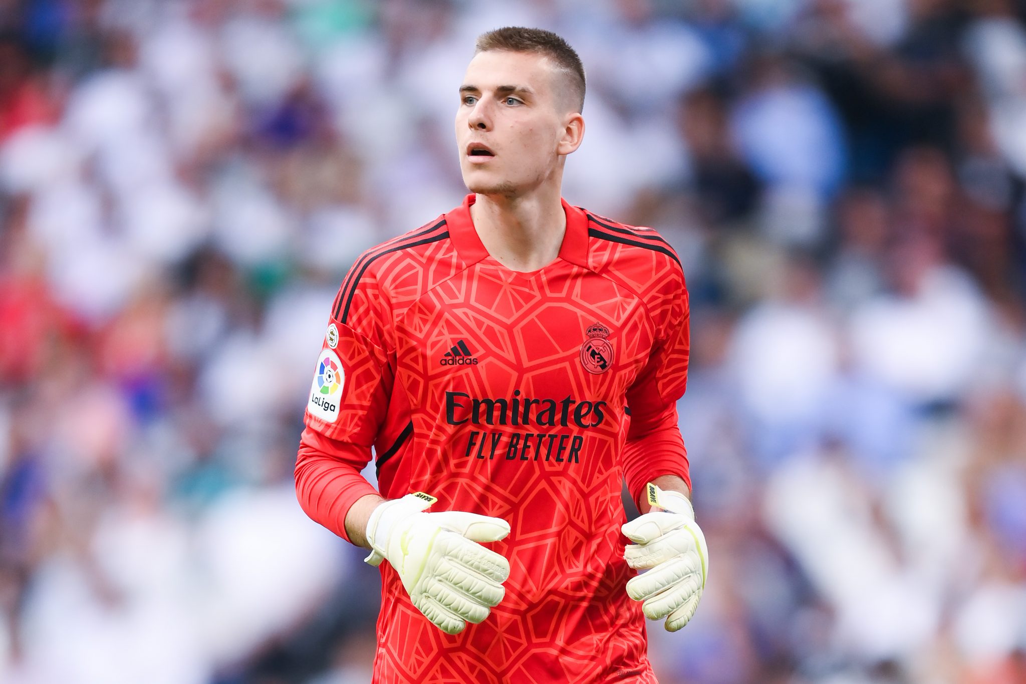 'Người thừa' tìm đường rời khỏi Real Madrid