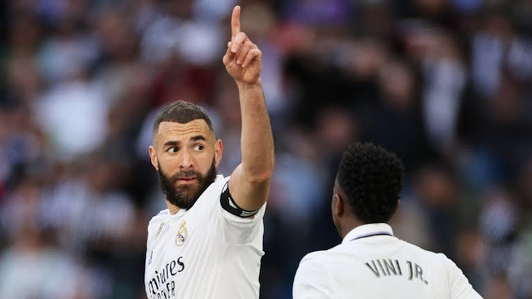 Benzema lập hat-trick trong 7 phút