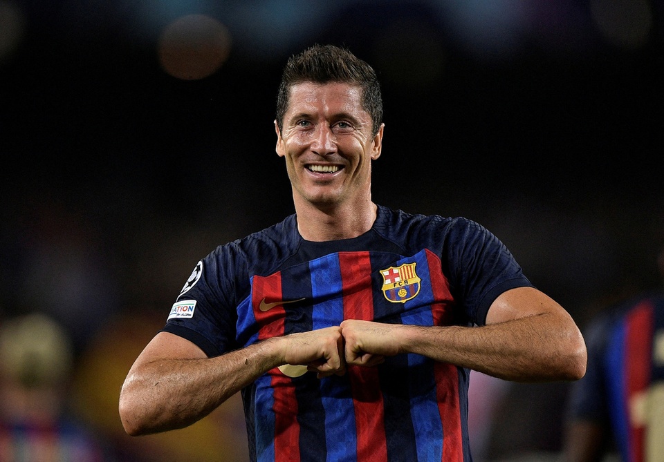 Barca lại đề nghị cầu thủ giảm lương