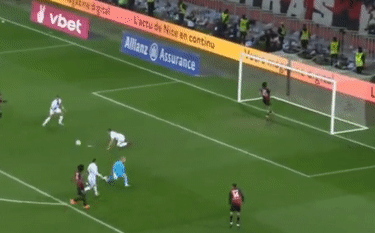 Ảnh bài viết Mbappe bị chế nhạo sau pha bỏ lỡ trước khung thành trống