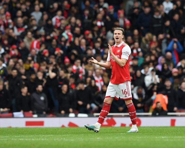 Ngôi sao Arsenal thất sủng bừng sáng, huyền thoại khoái chí