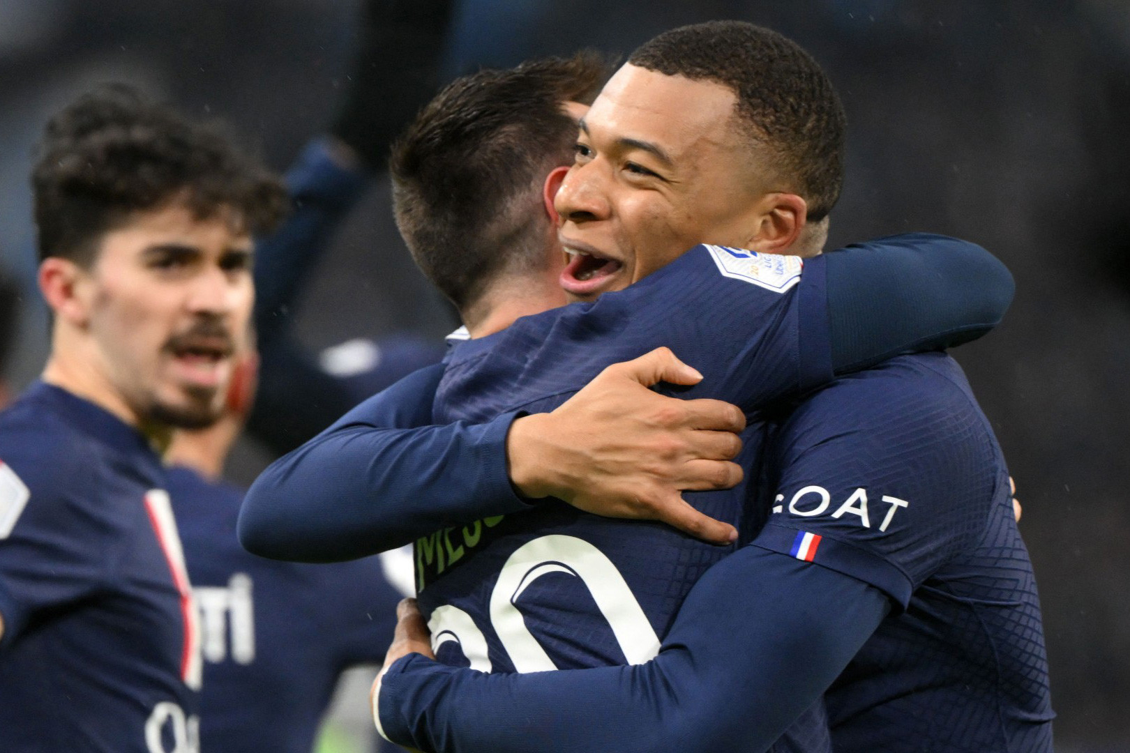 Ảnh bài viết Mbappe muốn Messi ở lại PSG để cùng giành Cúp C1