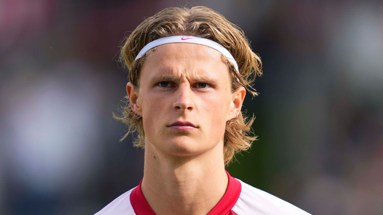 Ten Hag bán De Beek, chiêu mộ ngôi sao RB Salzburg