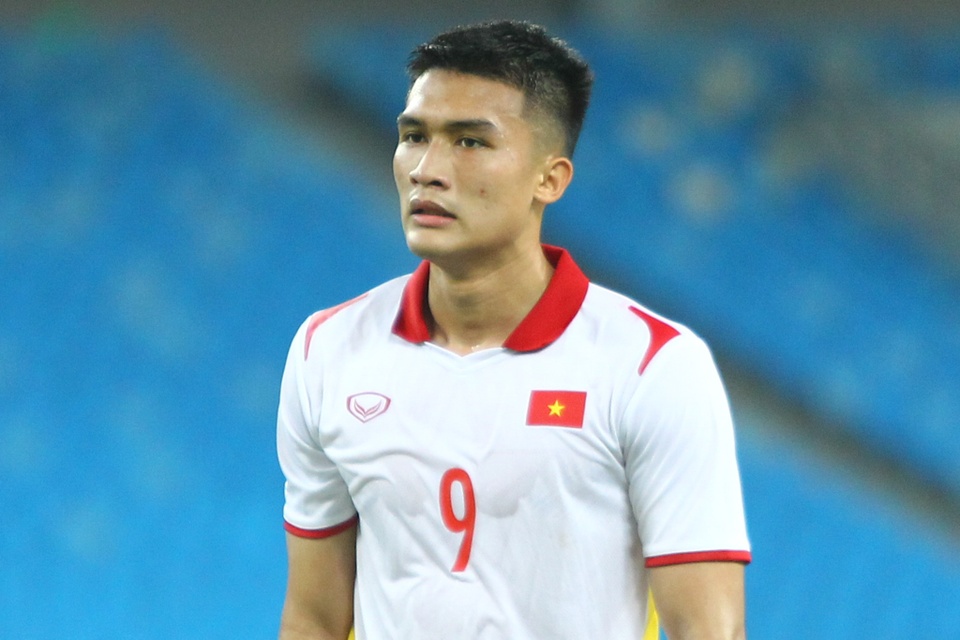 Vì sao HLV Troussier gạch tên 'học trò cưng' Nguyên Hoàng?
