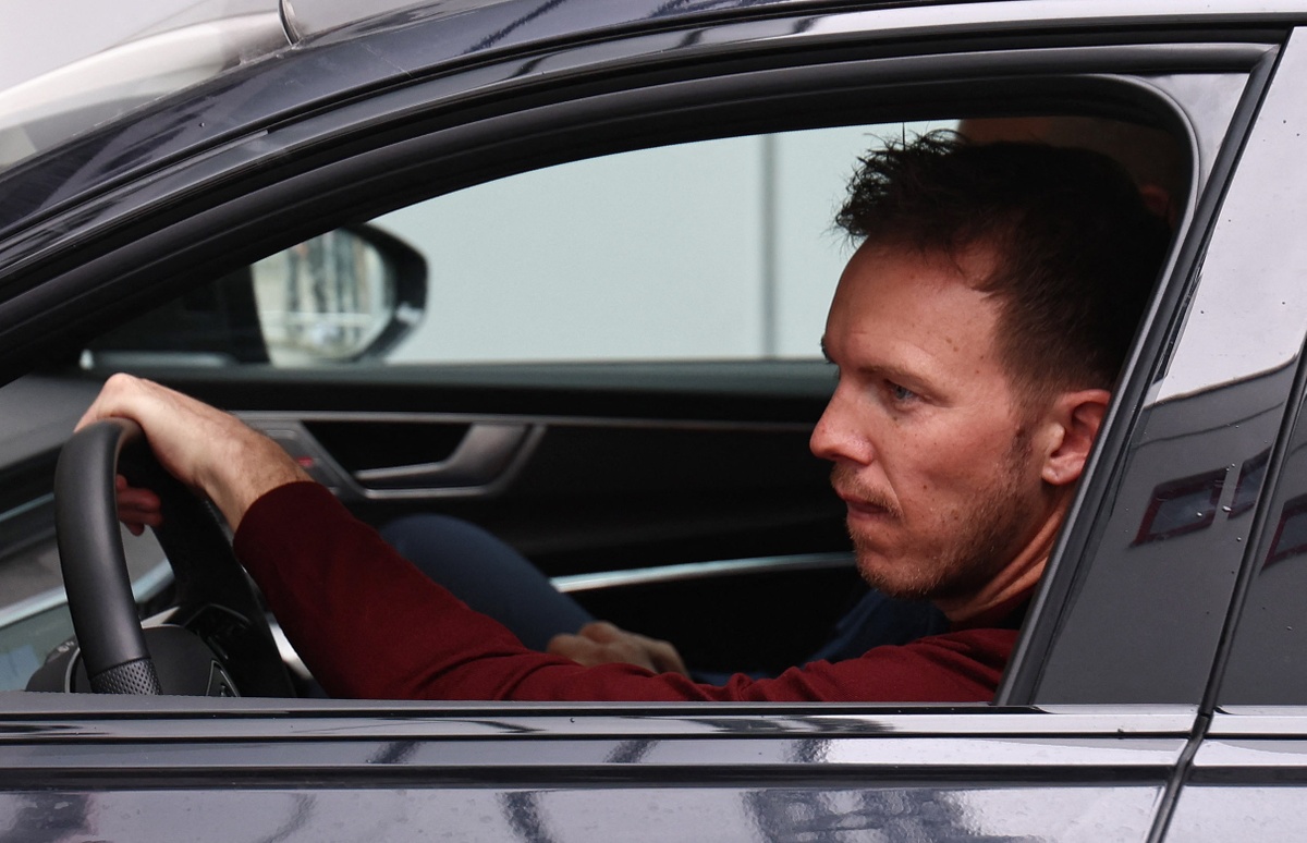 Nhìn Bayern hỗn loạn, Nagelsmann vẫn im lặng