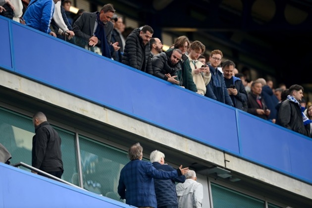 Boehly điên tiết với sự quá khích của CĐV Chelsea