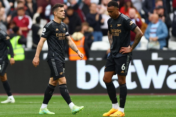 Arsenal hòa chật vật: Thầy trò Mikel Arteta say độ cao