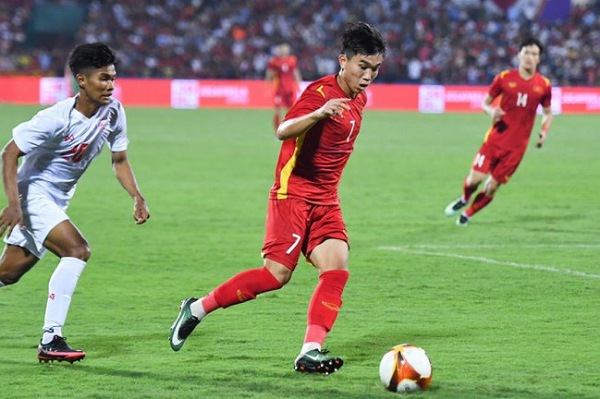 Dàn sao mai khiến HLV Troussier mừng thầm