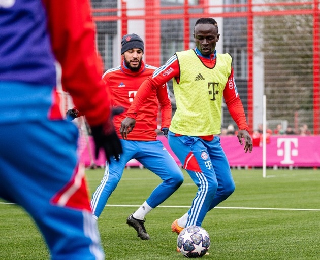 Ảnh bài viết Mane trở lại tập luyện, gây sốt cùng CĐV Bayern