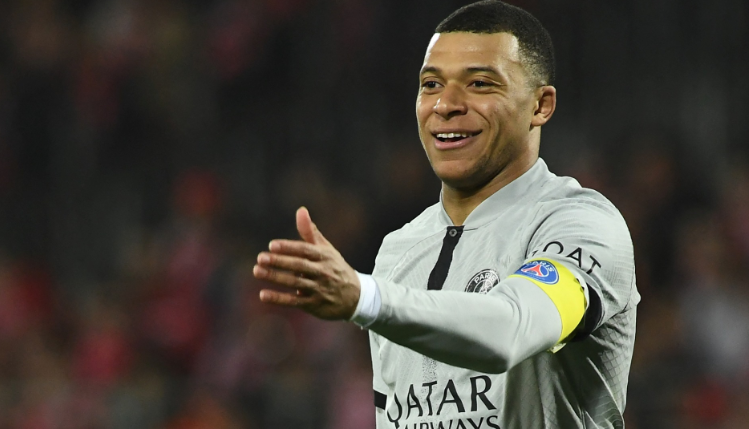 Sao trẻ M.U được so sánh với Mbappe