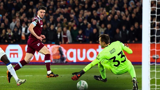 Ảnh bài viết Rice lại khiến Arsenal choáng ngợp