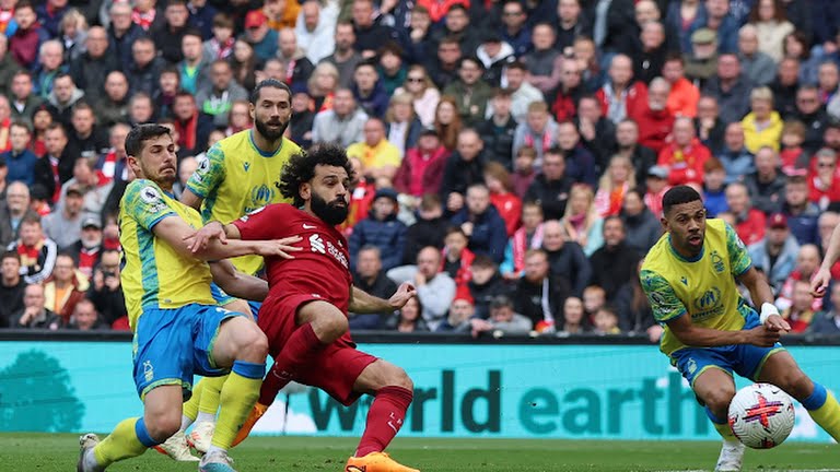 Ảnh bài viết Liverpool phả hơi nóng lên top 4 trong trận cầu có 5 bàn