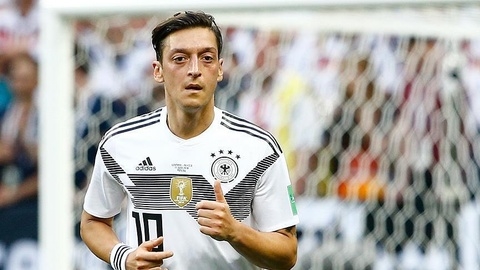 Chương buồn của Mesut Ozil