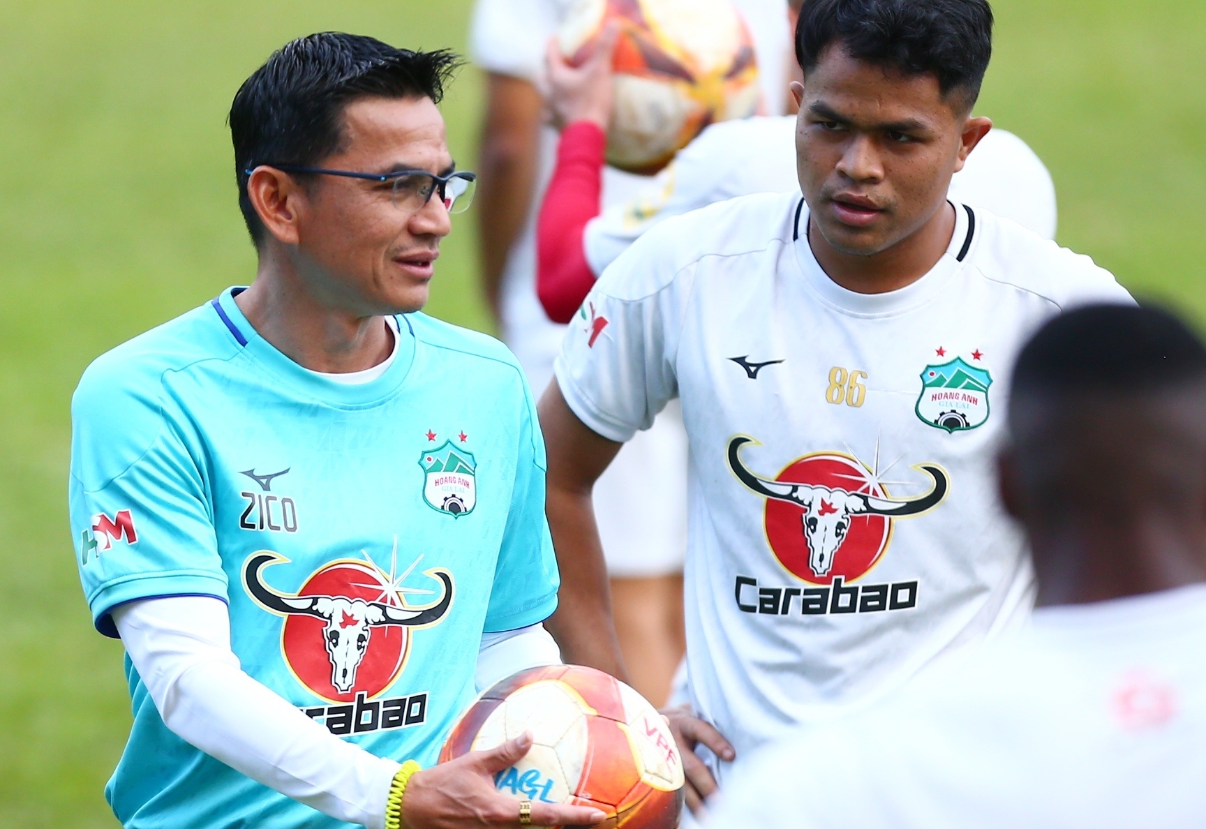 HAGL kiến nghị không dừng V-League vì đội U23 Việt Nam