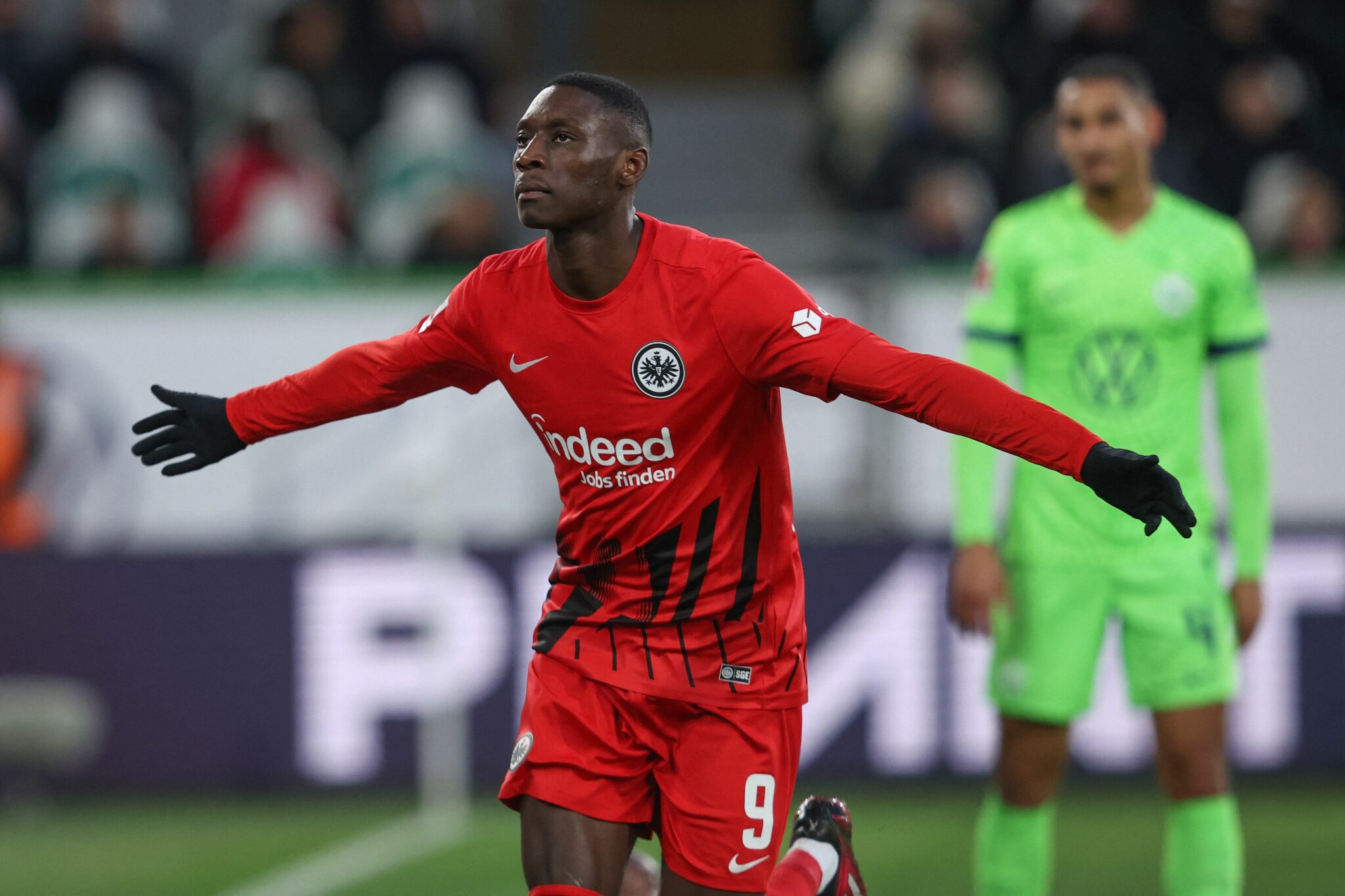 Man United 'rất quan tâm' đến vua kiến tạo Bundesliga