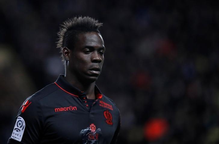 Balotelli: 'Để Messi, Ronaldo giành nhiều QBV là lỗi ở tôi'
