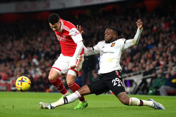 Quá chất lượng! Wan-Bissaka làm tắt điện 5 cầu thủ đẳng cấp mùa này