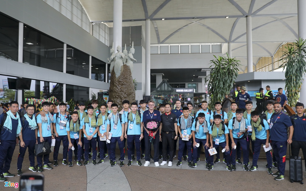 U22 Việt Nam đã đến Campuchia