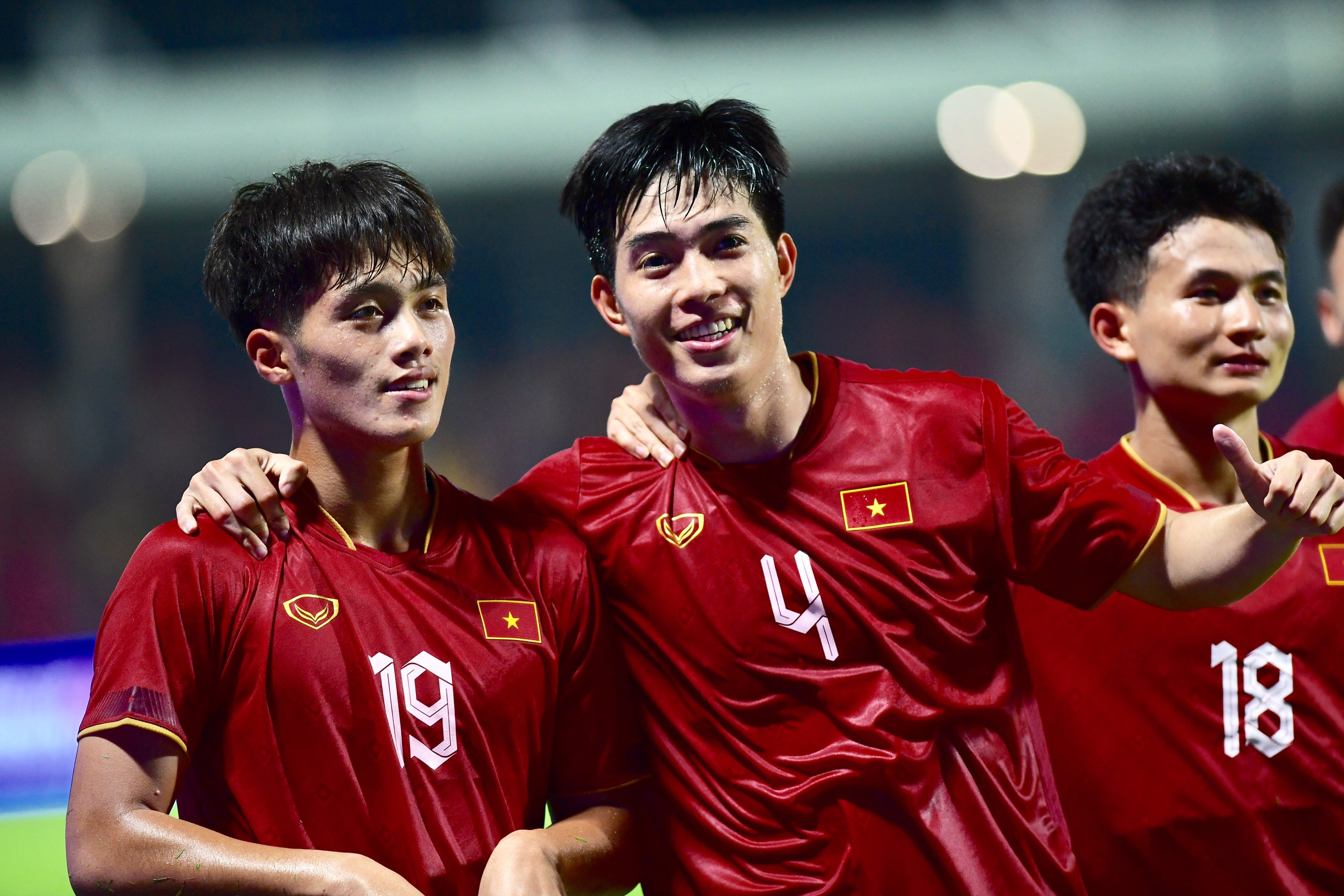 Quay chậm chiến thắng vất vả của U22 Việt Nam