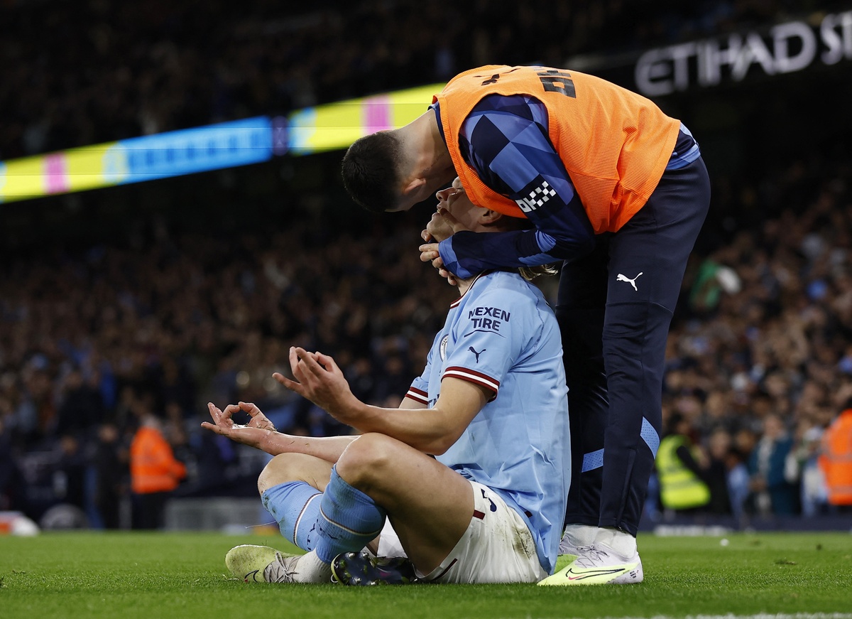 Ảnh bài viết Haaland ngồi thiền sau khi đi vào lịch sử Premier League