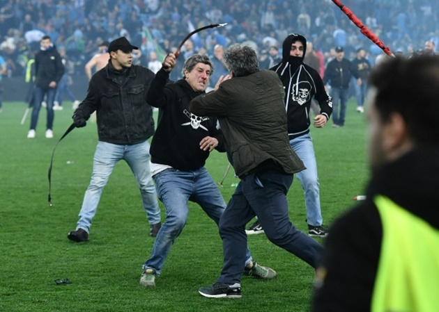 Khoảnh khắc kinh hoàng sau khi Napoli giành Scudetto