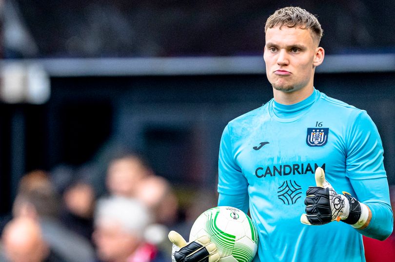 Man United nhắm mua thủ thành Hà Lan thay De Gea