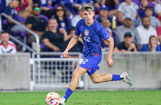 Ten Hag có thể mua một De Jong khác với giá 12 triệu euro