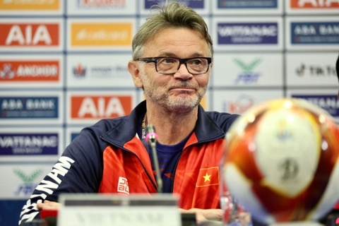 HLV Troussier: Những bàn thua với U22 Việt Nam thật ngớ ngẩn
