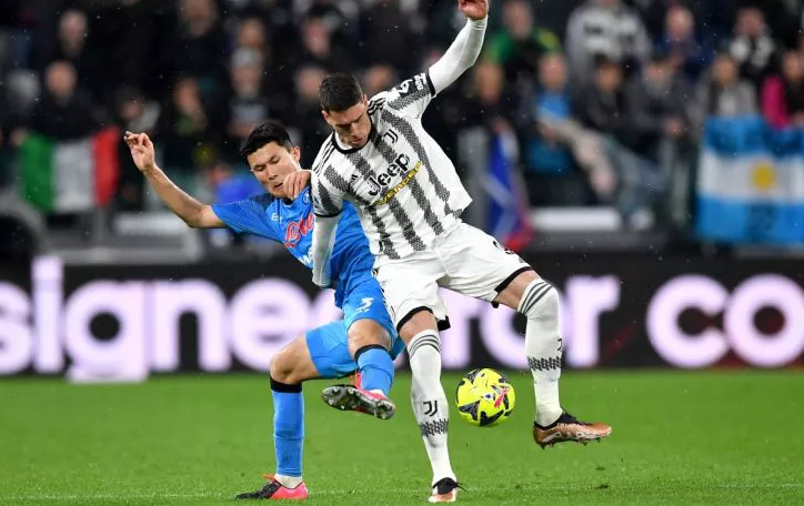 Man City rộng đường có Kim Min-jae hơn Man United