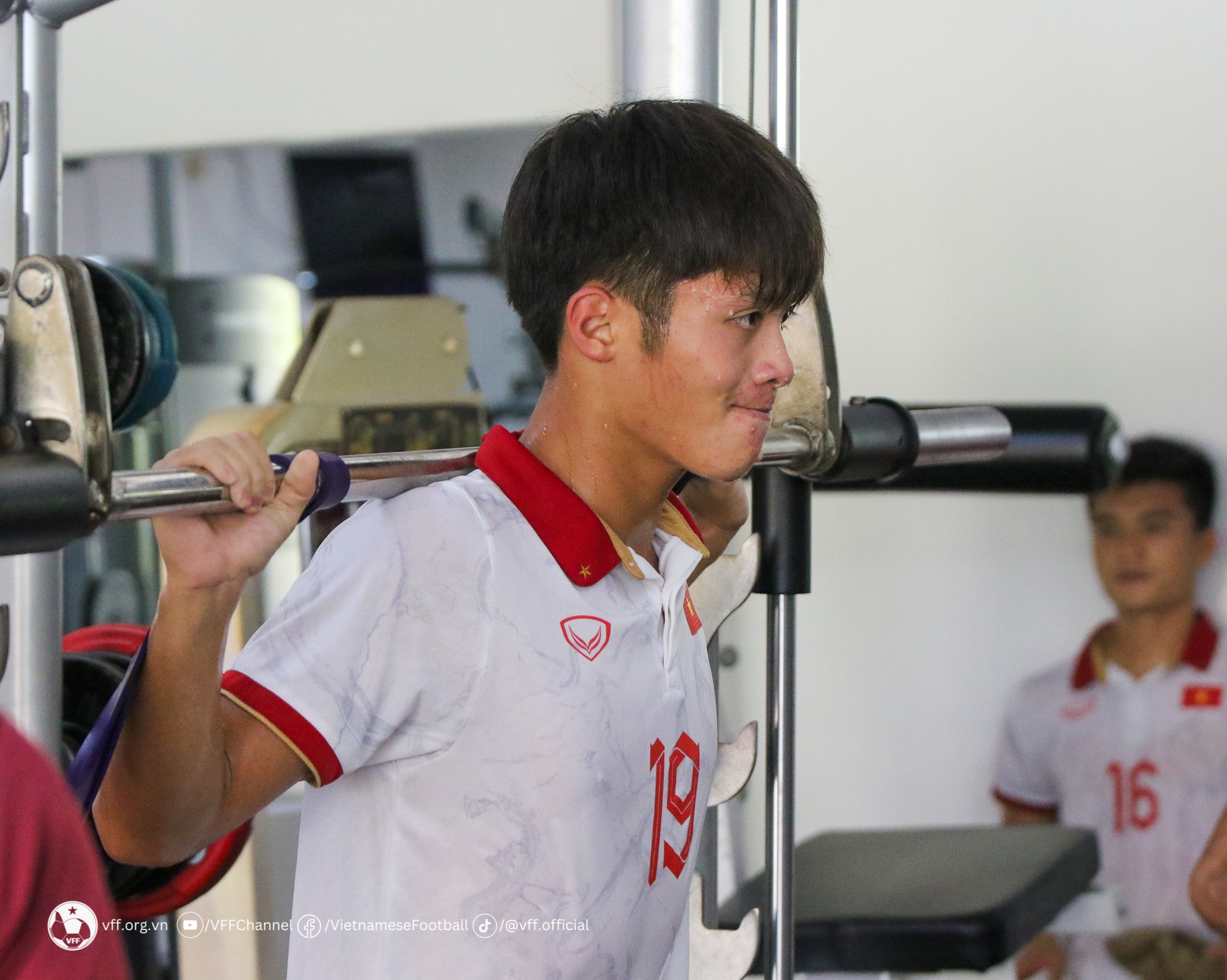 Phòng gym trầm lặng của U22 Việt Nam sau thất bại ở bán kết