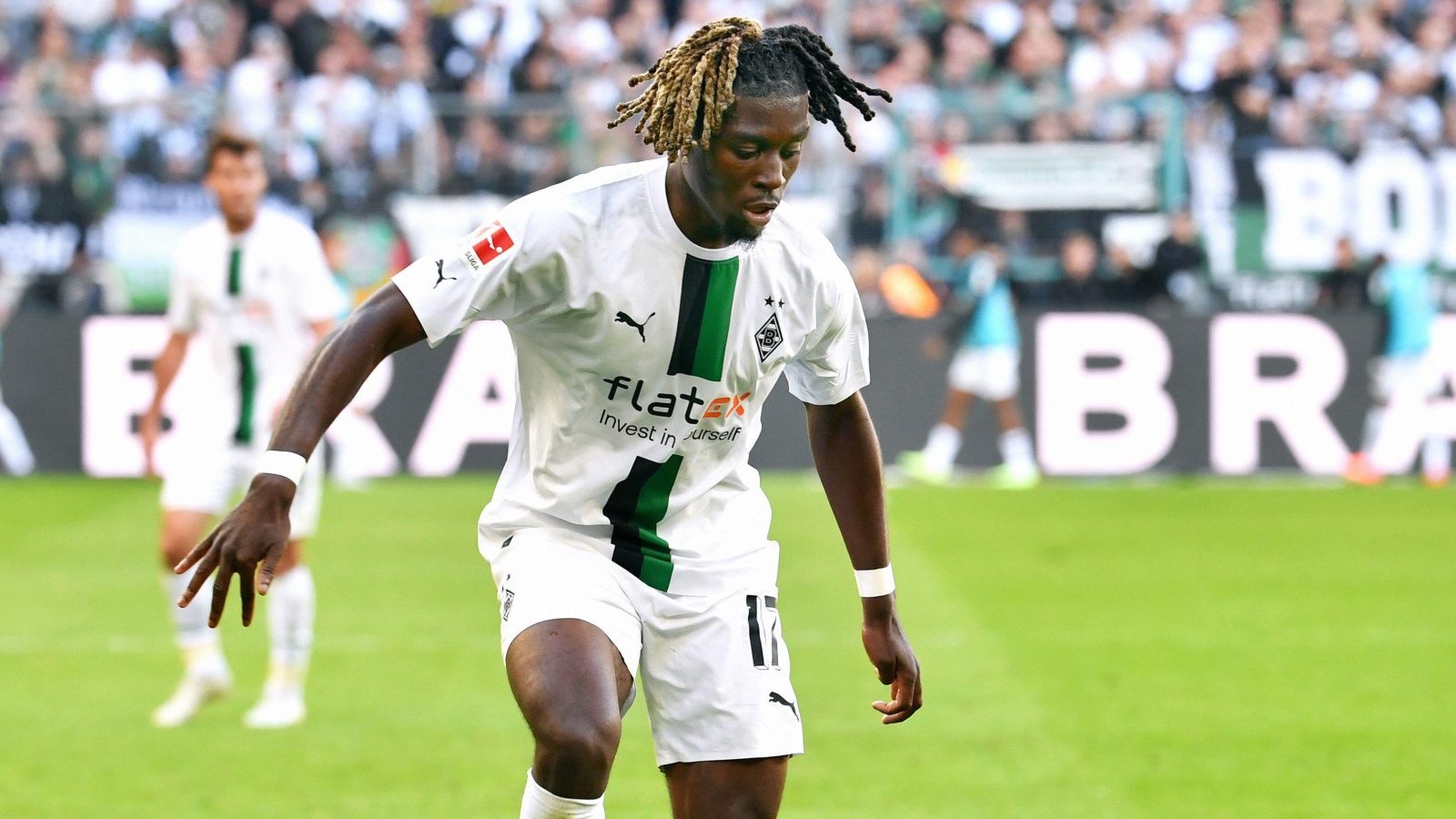 M.U mua tiền vệ Monchengladbach nếu hụt Rabiot